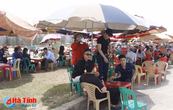 du khach den bien loc ha dong nhu hoi