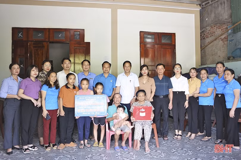 Lan tỏa hơi ấm “Mẹ đỡ đầu” đến trẻ em gặp hoàn cảnh khó khăn ở Hà Tĩnh