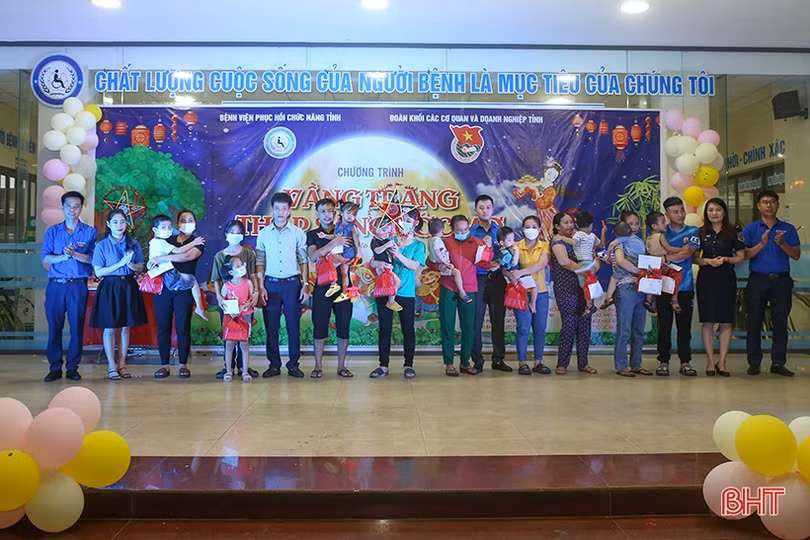 Đêm hội trăng rằm ở Bệnh viện Phục hồi chức năng Hà Tĩnh 