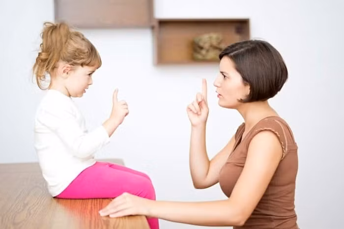 Trẻ thích cãi lại tưởng là không ngoan, ai ngờ tương lai càng hứa hẹn