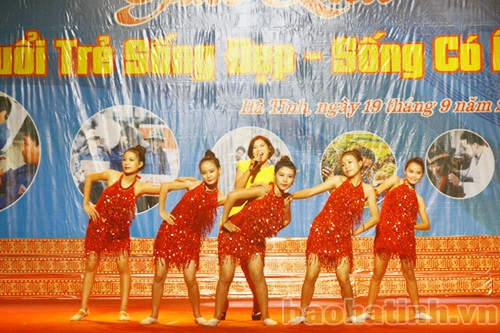 Giao lưu "Tuổi trẻ sống đẹp - sống có ích" ảnh 6