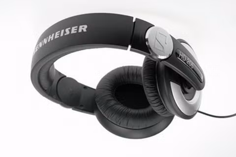 Tai nghe Sennheiser mang lại chất lượng âm thanh tốt.
