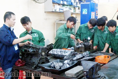 Dạy nghề gắn với giải quyết việc làm ảnh 1 Dạy nghề gắn với giải quyết việc làm ảnh 1