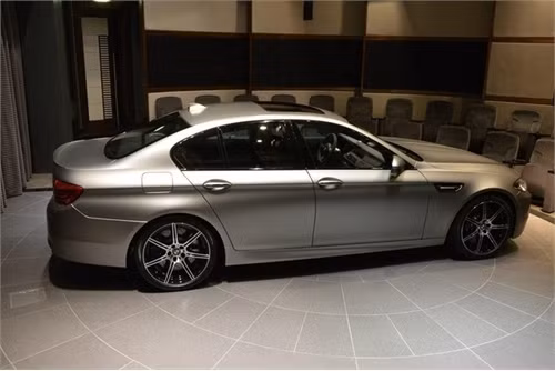 Cận cảnh BMW M5 nhanh nhất từ trước đến nay ngoài đời thực ảnh 4