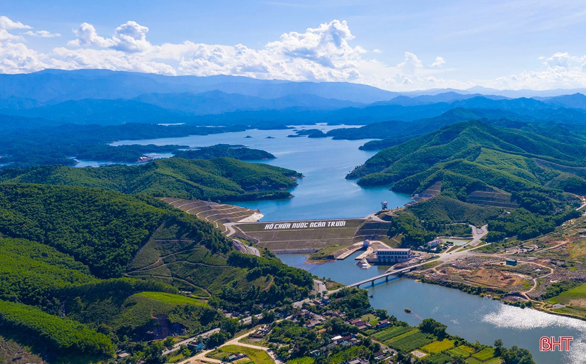 Bừng sáng đại ngàn Vũ Quang