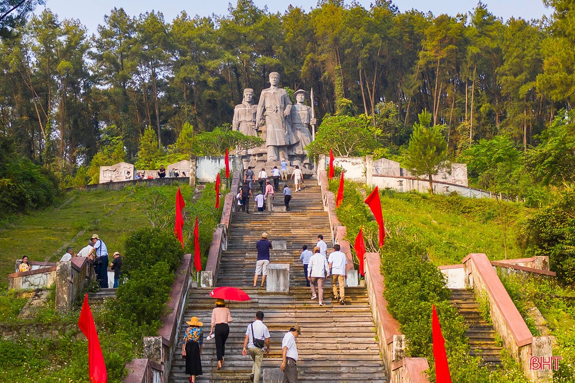 Bừng sáng đại ngàn Vũ Quang