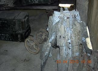 Cánh bom từ trường của địch