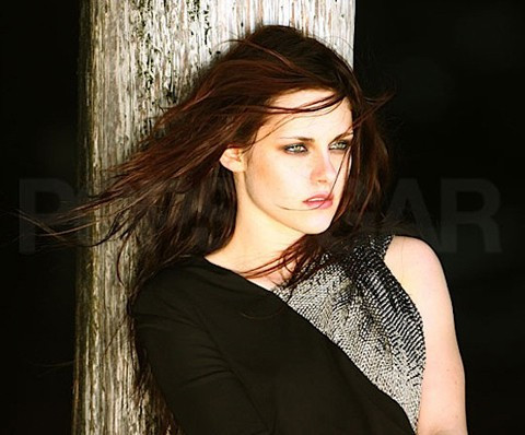 Kristen Stewart - "nàng Bella" xinh đẹp trong loạt phim "Twilight" - cũng bất ngờ được chọn vào top 10.