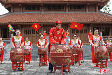 Âm vang trống hội khai mở tân xuân