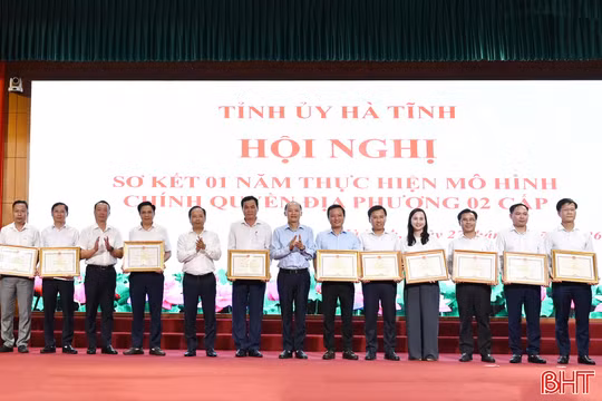 Khẩn trương sắp xếp thôn, tổ dân phố đảm bảo đồng bộ với chính quyền địa phương 2 cấp