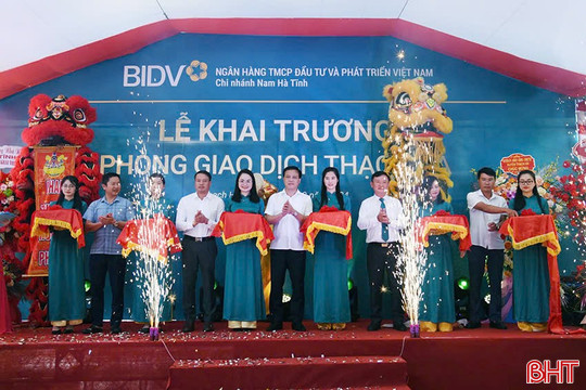 Khai trương Phòng giao dịch BIDV Thạch Hà 