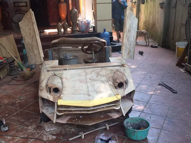 Ngắm “siêu xe” Lamborghini bằng gỗ độc đáo giá 20 triệu của 9x Hà Nội