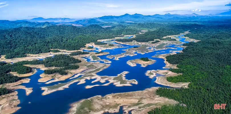 Bay giữa “trời thơ” Hà Tĩnh…