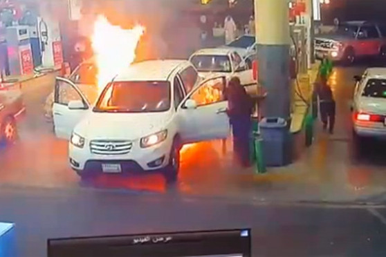 Đổ xăng, có cần thiết phải tắt máy xe?