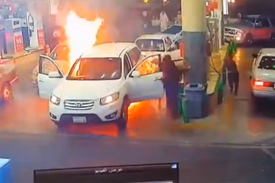 Đổ xăng, có cần thiết phải tắt máy xe?