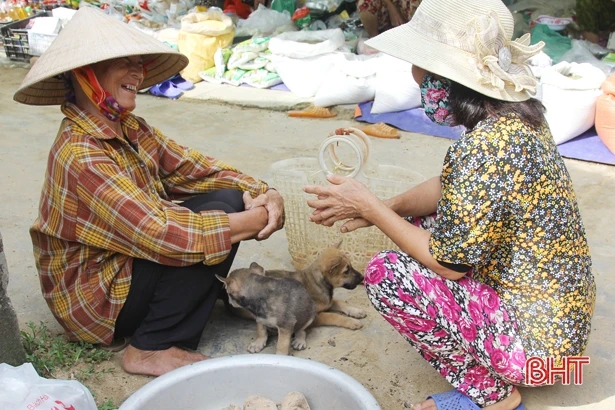 Chợ quê ngày rằm