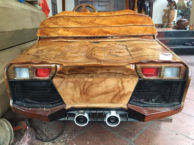 Ngắm “siêu xe” Lamborghini bằng gỗ độc đáo giá 20 triệu của 9x Hà Nội
