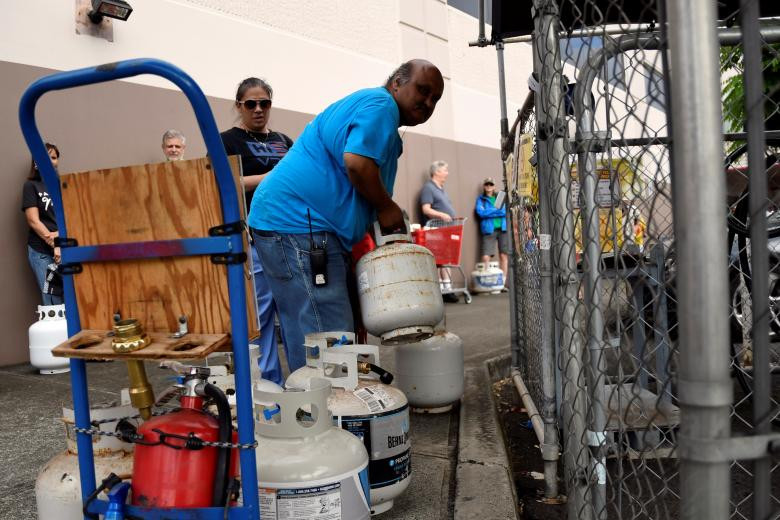 Người dân Hawaii đổ xô mua lương thực phòng siêu bão Lane