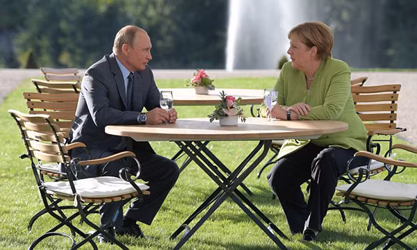Thế giới ngày qua: Thủ tướng Đức và Tổng thống Putin gặp gỡ tại Berlin