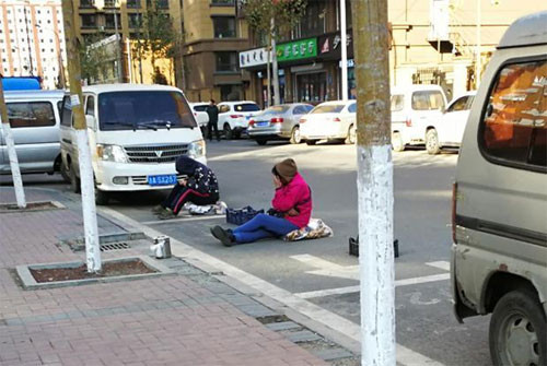 Những cách chiếm chỗ đỗ xe không tưởng trên phố