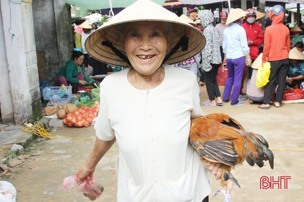 Chợ quê ngày rằm