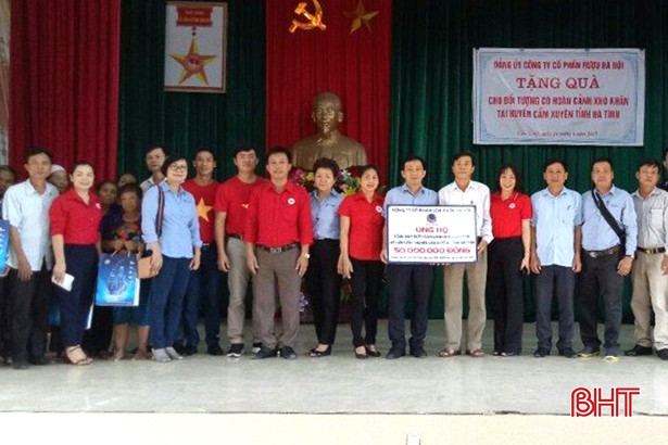 U23 Việt Nam hỗ trợ xây nhà cho gia đình khó khăn ở Hà Tĩnh