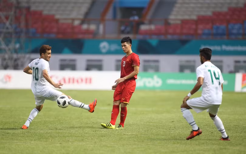 Trung vệ người Đức Thọ vào danh sách 8 cầu thủ ấn tượng của Việt Nam ở vòng bảng