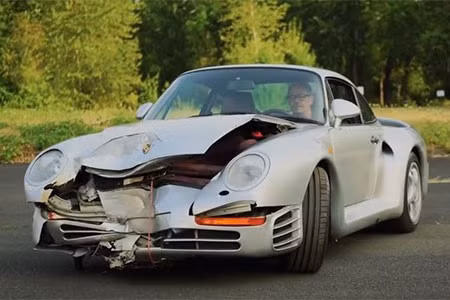 Đống sắt vụn Porsche nát đầu có giá tới nửa triệu đô la