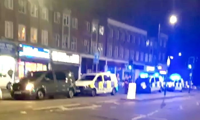 Nổ súng tại nhà ga tàu điện ở London, 3 người bị thương