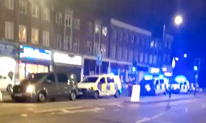 Nổ súng tại nhà ga tàu điện ở London, 3 người bị thương