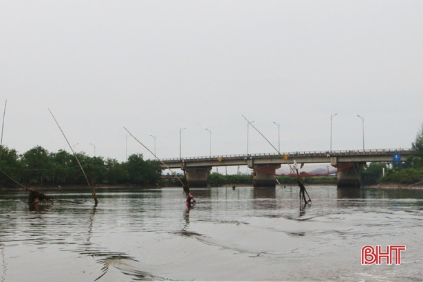 Sông Rào Cái - đủ thơ mộng để làm du lịch, nhưng còn ... “bẩn mắt”!