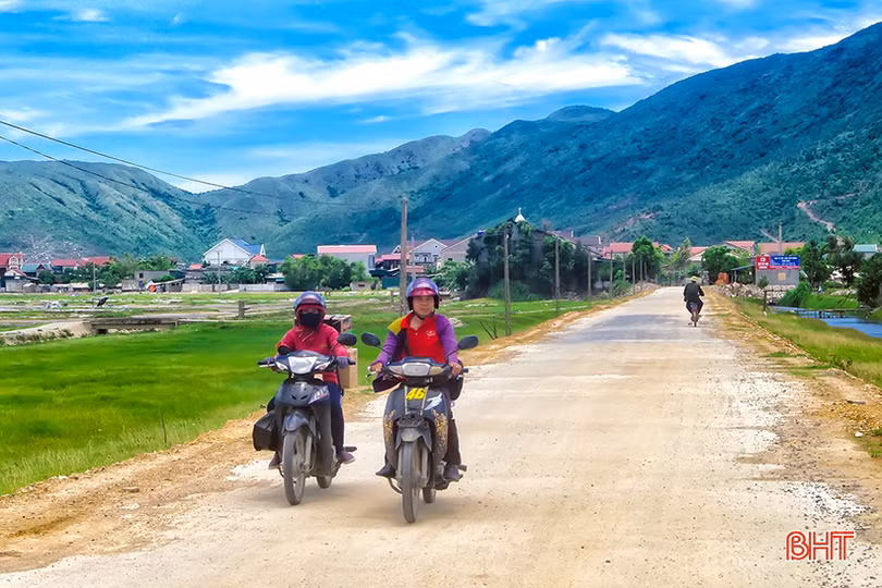 Những con đường thắm đậm tình quân dân