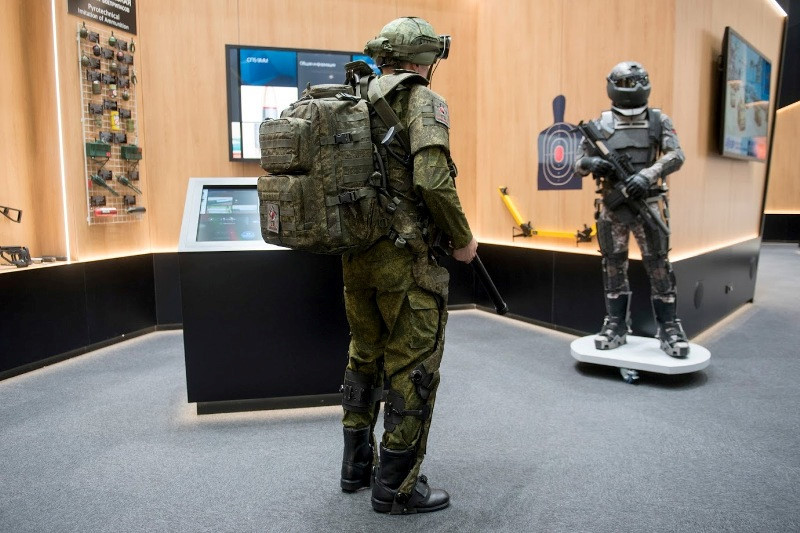 Nga giới thiệu quân phục giúp binh lính khỏe như robot