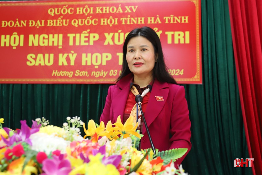 Ủy viên chuyên trách Ủy ban Kinh tế của Quốc hội Bùi Thị Quỳnh Thơ thông tin tới cử tri về kết quả Kỳ họp thứ 8, Quốc hội khóa XV. bqbht_br_img-9033.jpg