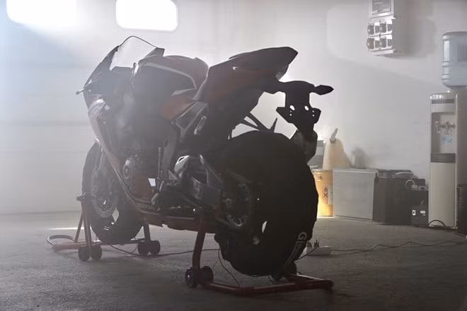 honda trinh lang sieu moto cbr1000rr 2017 ban tieu chuan