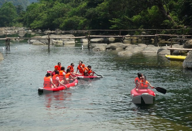 ho tro 4 tinh anh huong su co moi truong bien khoi phuc du lich