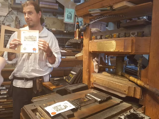 dong au nhung diem den quyen ru