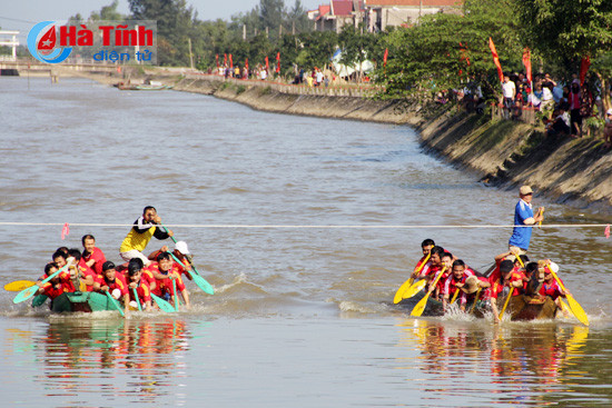 soi noi dua thuyen tren song cut mung ngay hoi dai doan ket