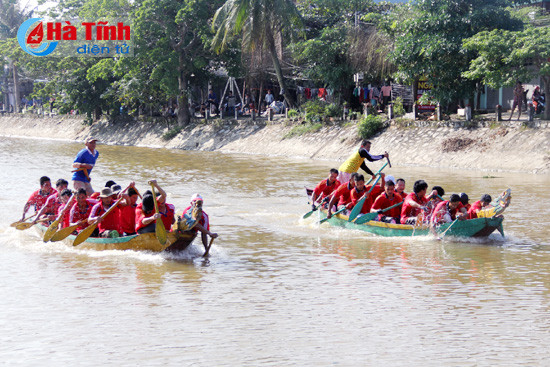 soi noi dua thuyen tren song cut mung ngay hoi dai doan ket
