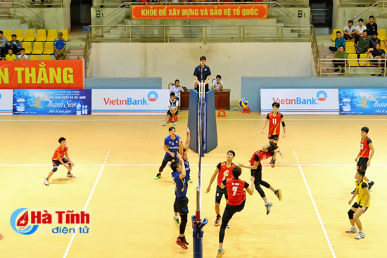 thang tran thu 2 lien tiep doi tre ha tinh rong cua vao ban ket