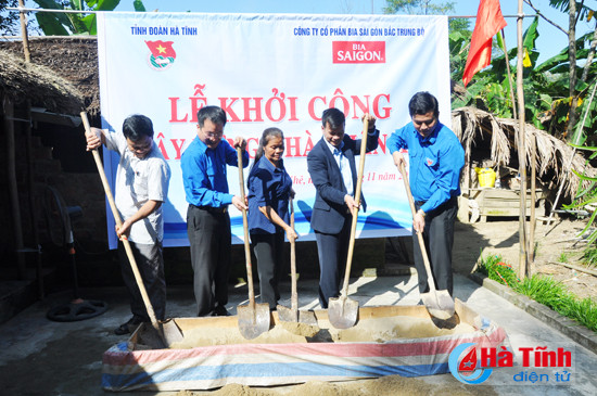 bia sai gon chia se kho khan voi nguoi dan huong khe