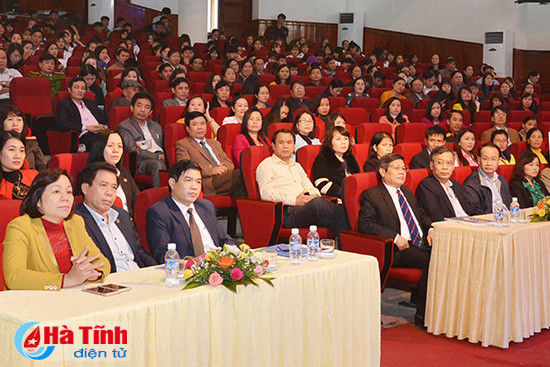 chung tay xoa bo bao luc doi voi phu nu va tre em gai