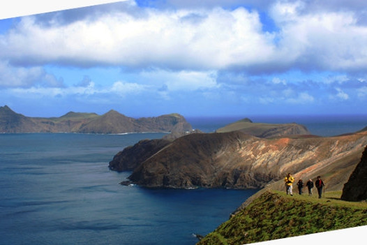 Đi bộ khám phá đảo Robinson Crusoe - Ảnh: chiletourism nhung diem den buoc ra tu trang sach