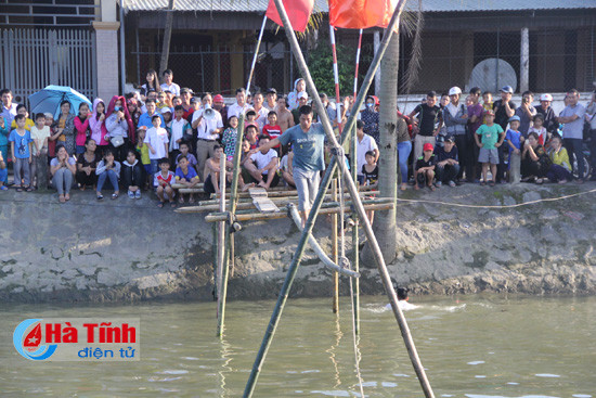 soi noi dua thuyen tren song cut mung ngay hoi dai doan ket