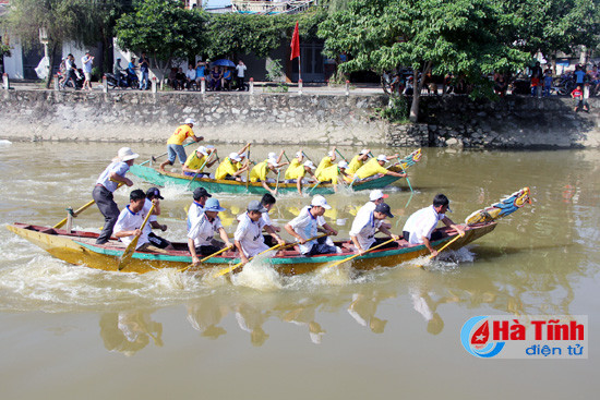 soi noi dua thuyen tren song cut mung ngay hoi dai doan ket