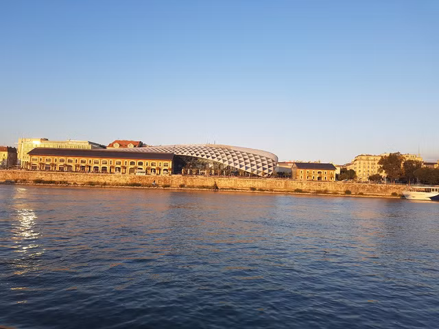 dong au nhung diem den quyen ru