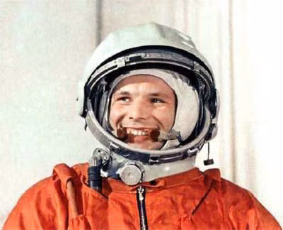 Gagarin trong bộ quần áo phi hành gia. Ảnh: chandrakantha.com.