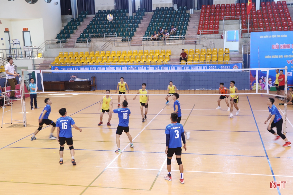 Khai mạc Giải bóng chuyền Công đoàn Hà Tĩnh