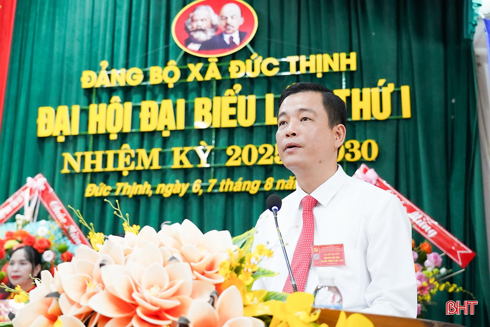 Đồng chí Nguyễn Thành Đồng - Bí thư Đảng ủy, Chủ tịch HĐND xã khai mạc đại hội. Đồng chí Nguyễn Thành Đồng - Bí thư Đảng ủy, Chủ tịch HĐND xã khai mạc đại hội.