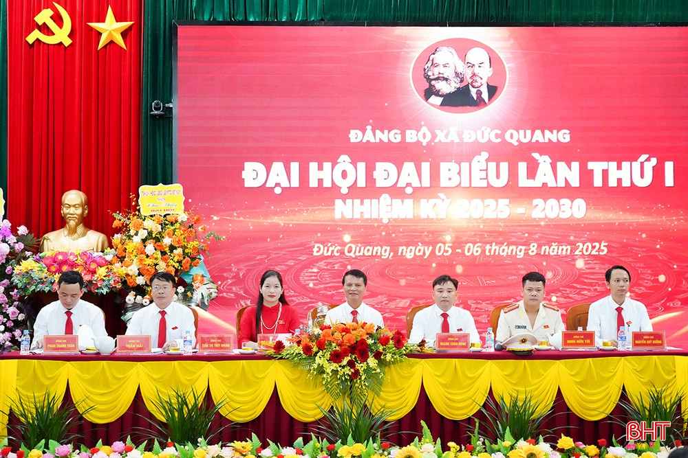 Đoàn chủ tịch điều hành đại hội. bqbht_br_dh4.jpg